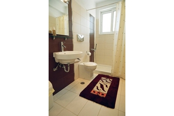 Grecia Chata Nea Kydonia, Esterno